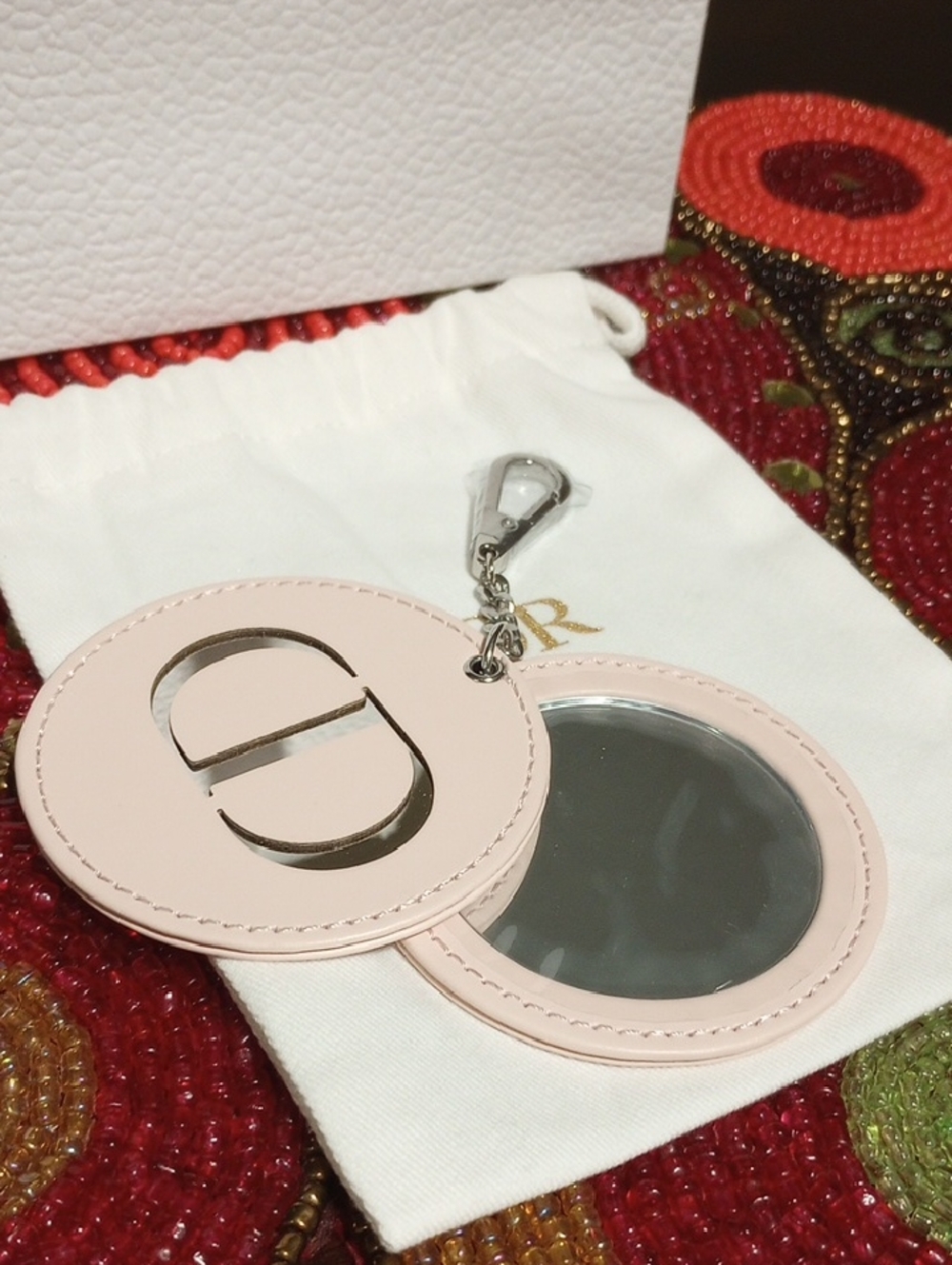 Dior Mirror Charm - Picture 7 of 17